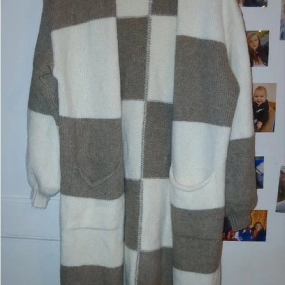 Men's Checkered Sweater - White and Gray